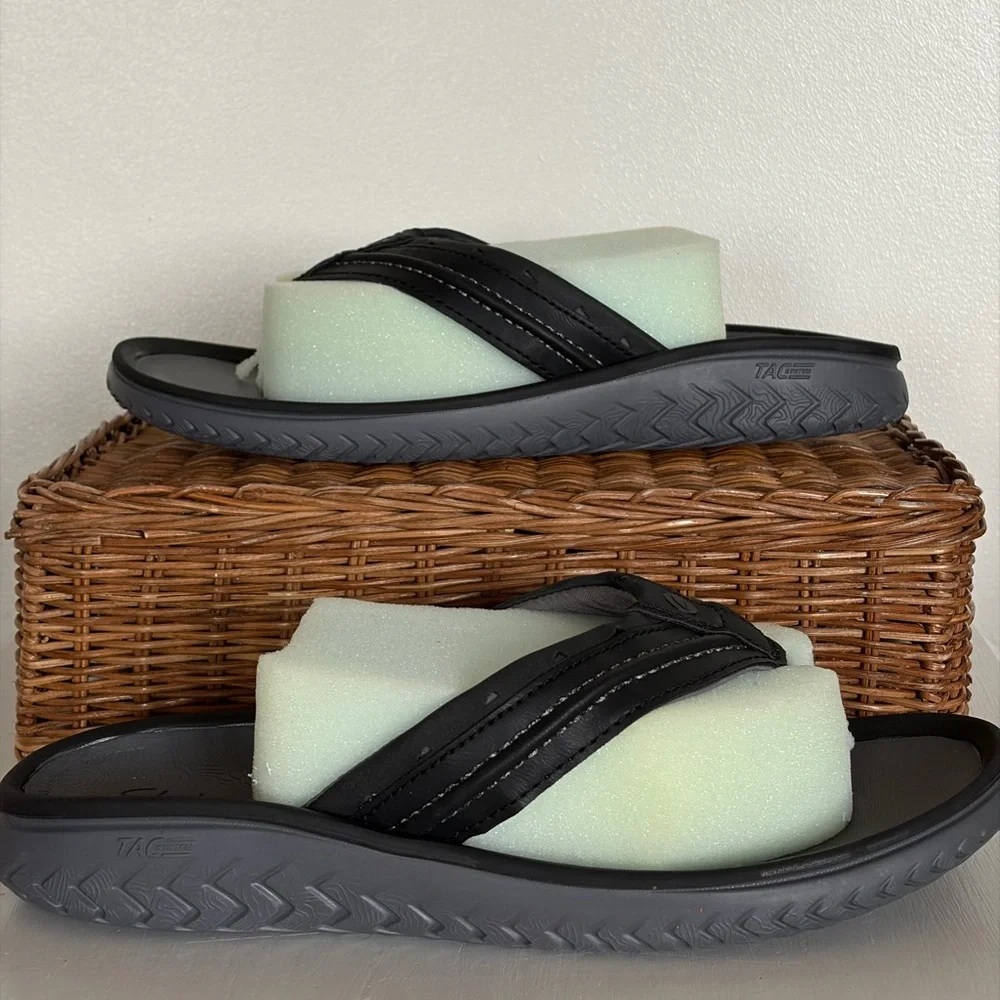 Clarks Wesley Post Men’s Black Athletic Flip Flop Sandals 12M